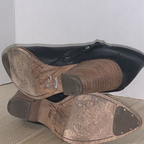 Frye Reed Shootie Ankle Leather Pointed Toe Black Side Zip Booties Women’s 8.5 - Picture 16 of 16